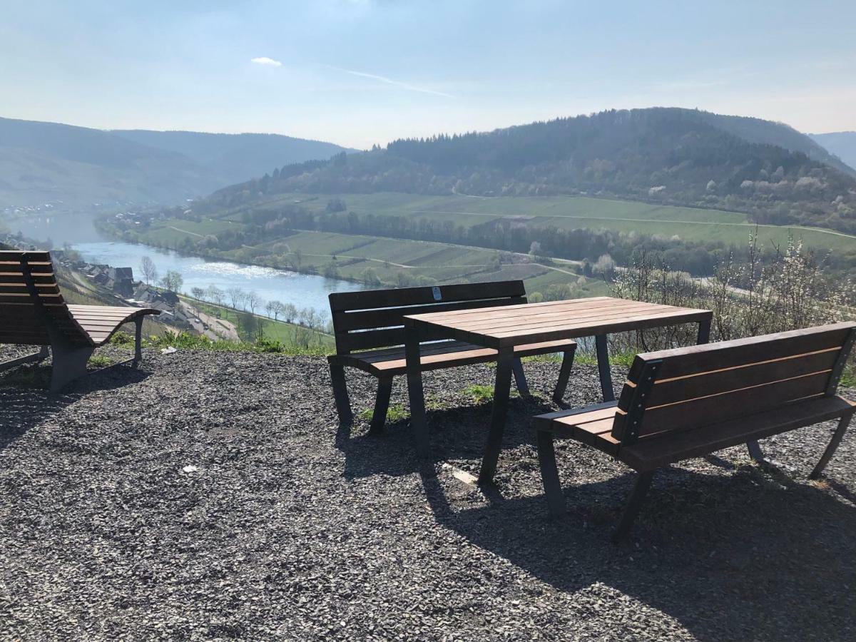 Ferienwohnungen Eberhard, Altes Winzerhaus Bullay Exterior foto